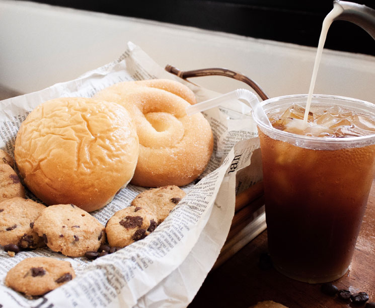 coffee-and-tea-drinks-in-the-lobby-at-pacific-islands-club-guam-tumon-3